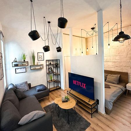 Urban Studio With Private Garden Near Andrassy Budapeszt Zewnętrze zdjęcie