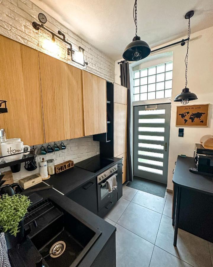Urban Studio With Private Garden Near Andrassy Budapeszt Zewnętrze zdjęcie