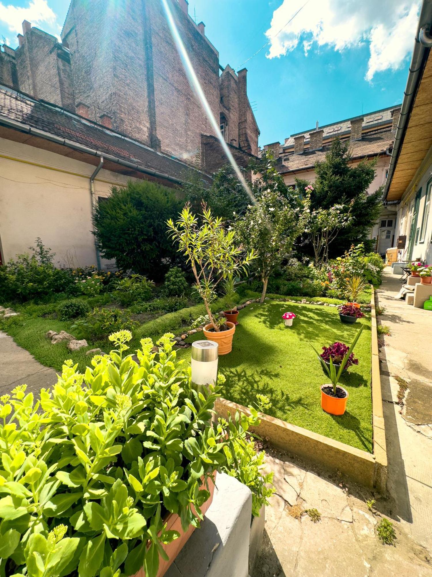 Urban Studio With Private Garden Near Andrassy Budapeszt Zewnętrze zdjęcie