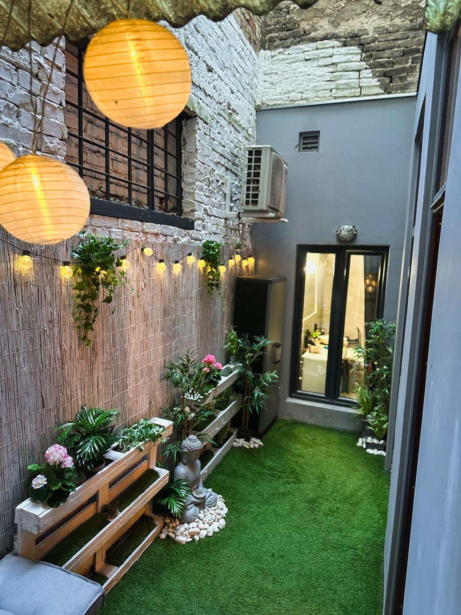 Urban Studio With Private Garden Near Andrassy Budapeszt Zewnętrze zdjęcie
